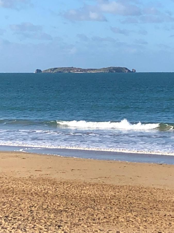 Le Cezembre, Au Pied De La Plage Saint-Malo Exteriör bild
